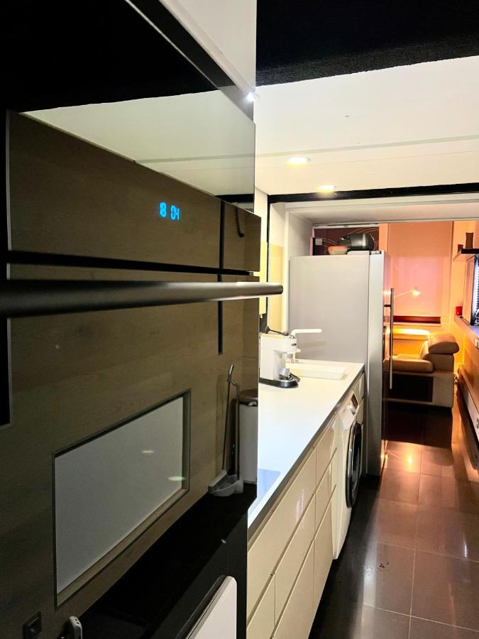 Small Lonyay Apartment *