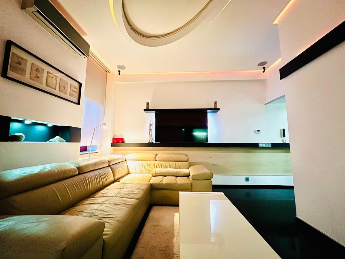 Small Lonyay Appartement